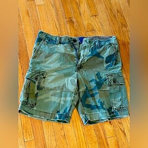 American Eagle Camo Cargo shorts camo